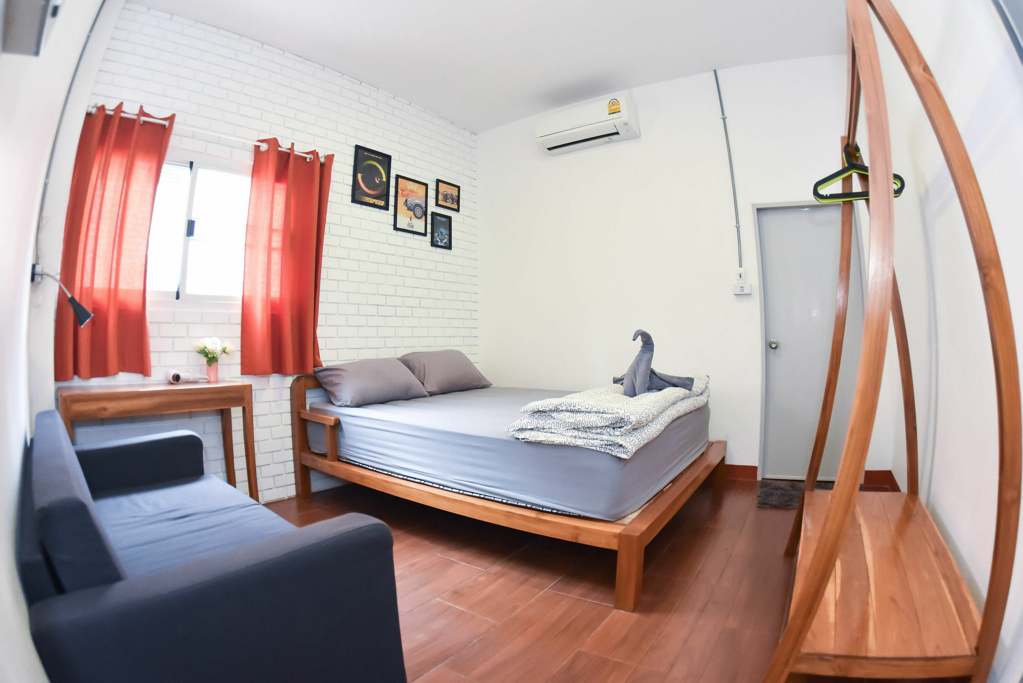 Hotel The Garage Chiang Rai Zewnętrze zdjęcie